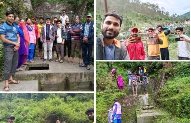 वीरेंद्र वर्मा की टीम लगातार मिशन स्वच्छ जल के तहत जौनपुर छेत्र में गांव गांव जा कर पानी की टंकियां साफ कर रहे है |