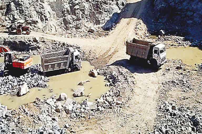 उत्तराखंड : खनन कार्य पर रोक, निर्देशों का पालन नहीं करने पर होगी कड़ी कार्रवाई