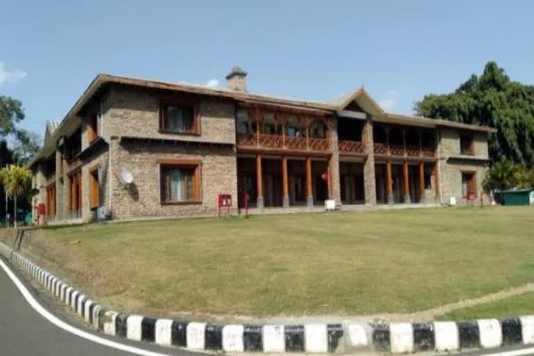 उत्तराखंड : उत्तराखंड के मुख्यमंत्री आवास को कोविड केयर सेंटर के रूप में इस्तेमाल किया जाएगा