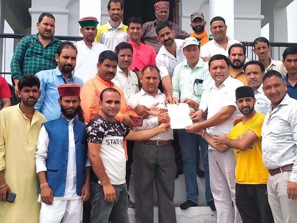 उत्तराखंड Harela Festival : हरेला पर्व के अवसर पर देवीकोल मंदिर में पूजा और वृक्षारोपण किया गया