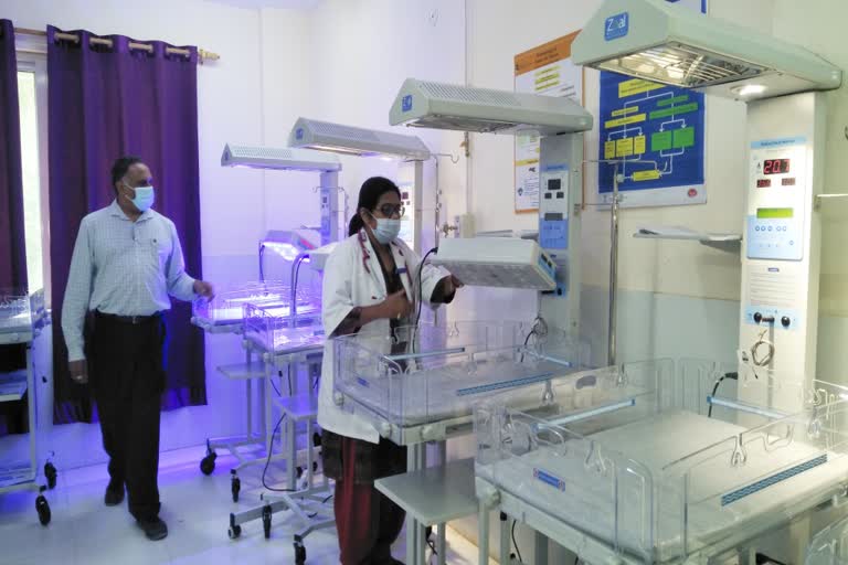 उत्तराखंड : मसूरी में कैबिनेट मंत्री गणेश जोशी के प्रयास से उप जिला चिकित्सालय को कई मशीनें और उपकरण मिले