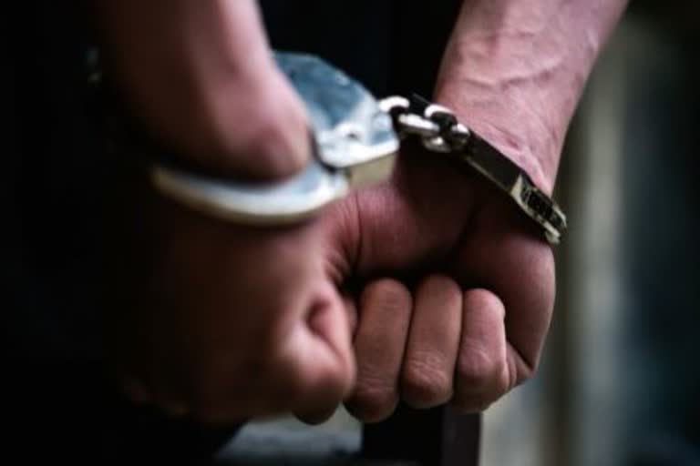 उत्तराखंड : पुलिस ने जुआ खेलते भाजपा पार्षद पति समेत 8 आरोपितों को किया गिरफ्तार