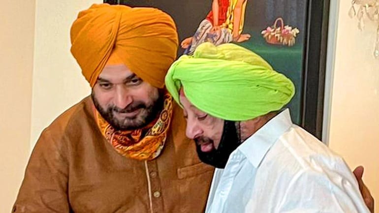 उत्तराखंड ब्रेकिंग न्यूज़ : हरीश रावत की नजर उत्तराखंड चुनाव पर , पंजाब में गुटबाजी रोकने में नाकाम