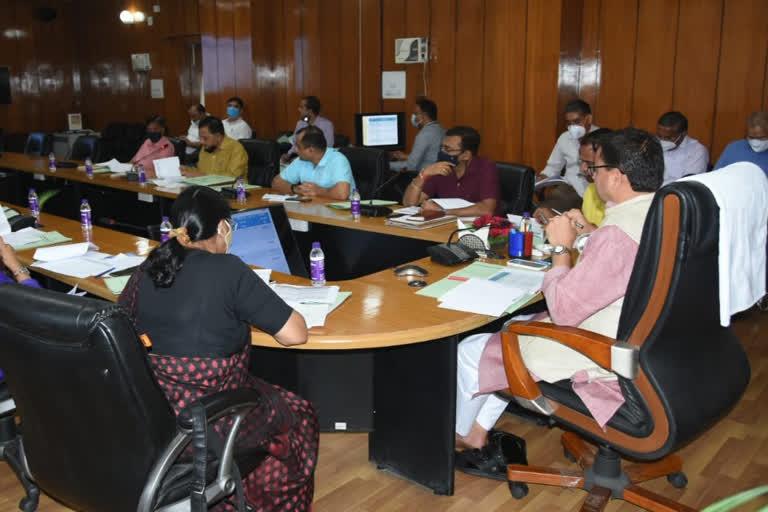 उत्‍तराखंड : मुख्यमंत्री पुष्कर सिंह धामी ने शुक्रवार को रोजगार परक शिक्षा के विषय संचालित किये जाने के दिये निर्देश