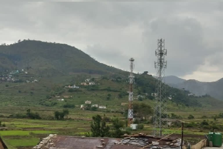 उत्‍तराखंड : डिजिटाइजेशन के दौर में जिले के 30 से ज्यादा गांव संचार सेवा से वंचित हैं।
