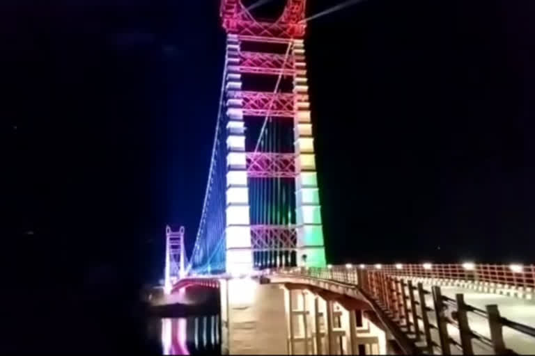 उत्तराखंड टिहरी न्यूज़ : डोबरा चांठी पुल फसाड लाइट से जगमगा उठा