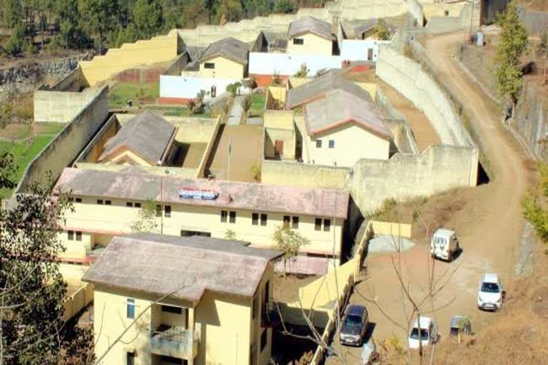 उत्तराखंड चमोली ब्रेकिंग न्यूज़ : जेल में 'अनोखी मांग' को लेकर भूख हड़ताल पर बैठा कैदी चमोली जिले में , जानिए मामला