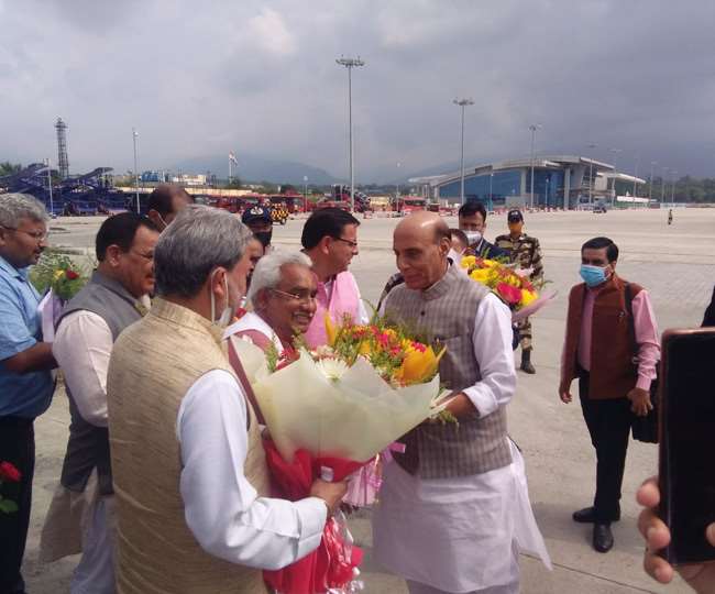 उत्तराखंड देहरादून ब्रेकिंग न्यूज : राजनाथ ने सीएम धामी को बताया 'मजबूत बल्लेबाज', कहा- इसलिए 20-20 मैचों के स्लॉग ओवर में उतरे
