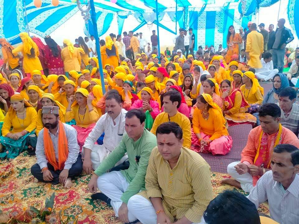 उत्तराखंड भद्रकाली मंदिर देवीकोल ब्रेकिंग न्यूज़ : कलश यात्रा के साथ देवीकोल प्राचीन भद्र काली मंदिर में नई मूर्ति स्थापना का कार्यक्रम शुरू