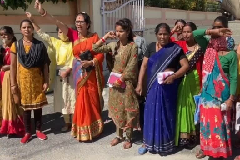 उत्‍तराखंड ब्रेकिंग न्यूज़ : पेयजल मंत्री के गृह जिले में पानी को लेकर मची हाहाकार , लोग सड़कों पर उतरे