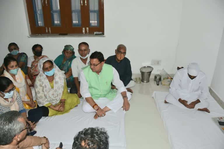 उत्‍तराखंड न्यूज़ : सीएम धामी ने दिवंगत नेवी लेफ्टिनेंट अनंत कुकरेती के घर पहुंचकर दी सांत्वना, याद में बनेगा शहीद द्वार