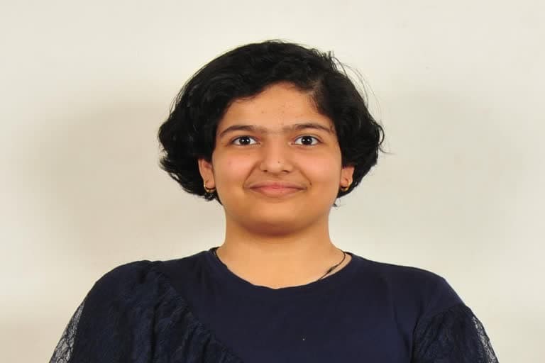 उत्‍तराखंड न्यूज़ देहरादून : उत्तराखंड की बेटी शांभवी खुल्बे ने नीट में हासिल की 93वीं रैंक, माता-पिता भी हैं डॉक्टर