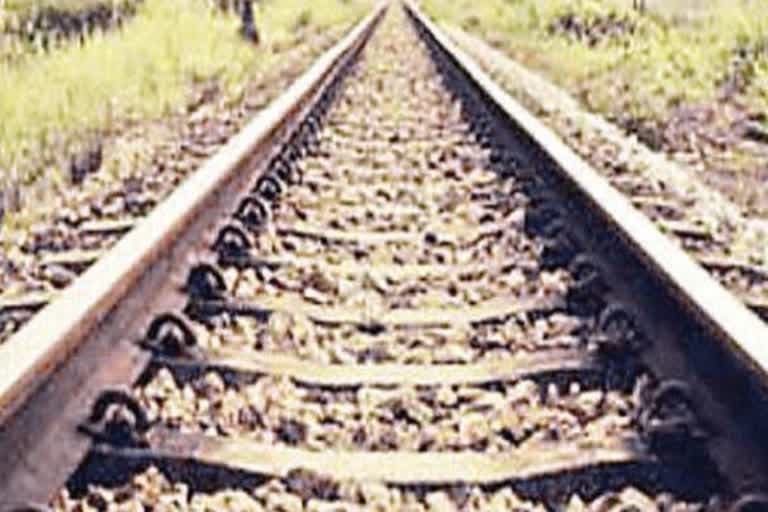 उत्‍तराखंड न्यूज़ : लक्सर में ट्रेन की चपेट में आने से बच्ची हुई थी घायल, भाई के बाद बहन की भी मौत