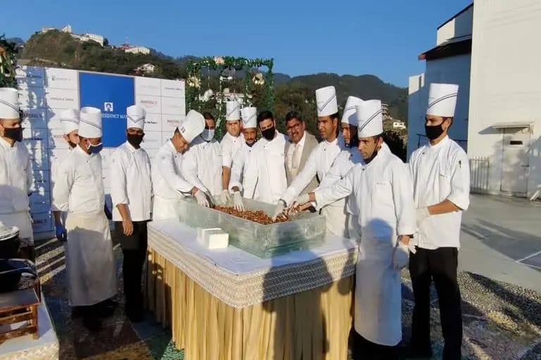 उत्‍तराखंड न्यूज़ : मसूरी में क्रिसमस सेलिब्रेशन , केक मिक्सिंग सेरेमनी स्कूली बच्चों ने लिया हिस्सा