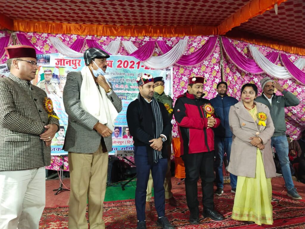 उत्‍तराखंड ब्रेकिंग न्यूज़ : जौनपुर महोत्सव समिति द्वारा आयोजित "जौनपुर महोत्सव" कार्यक्रम में पुलिस महानिदेशक उत्तराखंड अशोक कुमार द्वारा की गई शिरकत, जौनपुरी संस्कृति से हुए रूबरू।