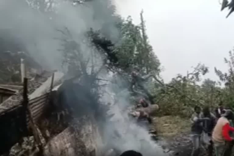 तमिलनाडु के कुन्नूर में सेना का हेलीकॉप्टर दुर्घटनाग्रस्त, परिवार के साथ सवार थे सीडीएस बिपिन रावत अस्पताल में भर्ती