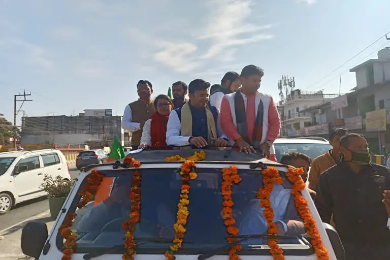 उत्‍तराखंड न्यूज़ : तेजस्वी सूर्या उत्तराखंड पहुंचे , देहरादून में रोड शो, हर जगह हुआ जोरदार स्वागत