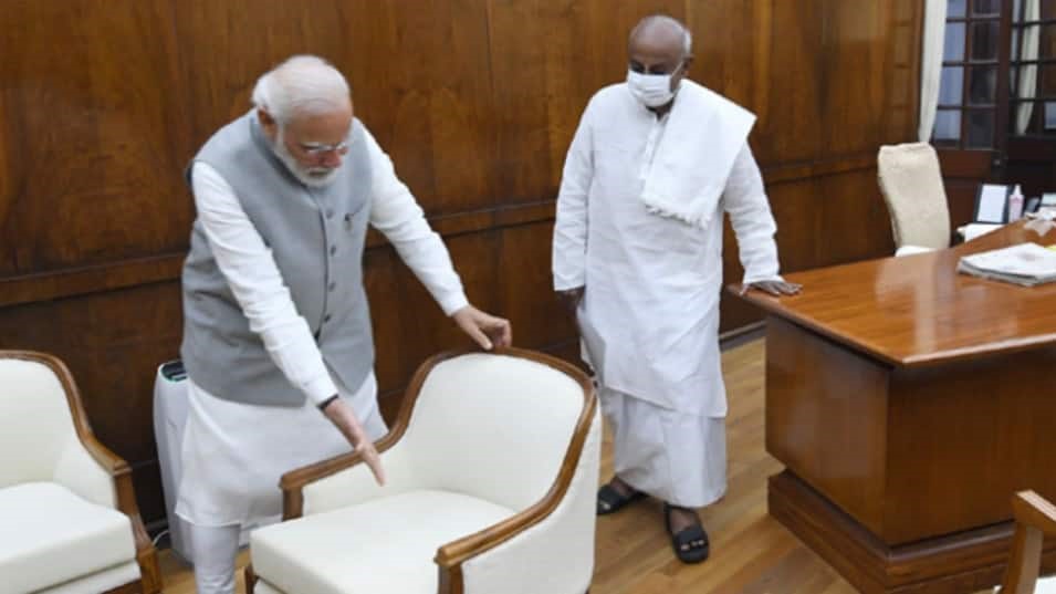 प्रधानमंत्री मोदी की तारीफ देवेगौड़ा ने की , बताया 2014 में कैसे पीएम ने जीता था उनका दिल