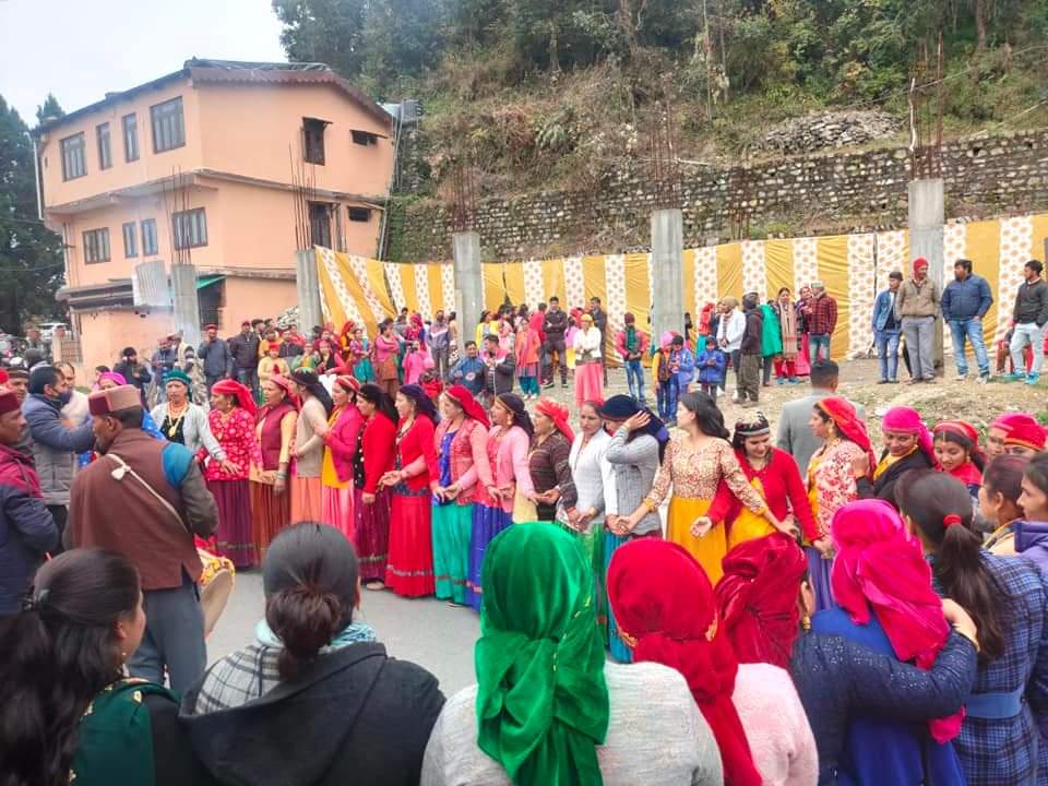 मसूरी में आज बूढ़ी दीपावली बड़ी धूम धाम से मनाई गई