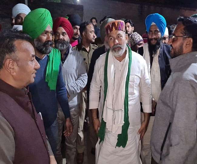 उत्‍तराखंड न्यूज़ : सभी मसले सुलझने तक सीमा से नहीं हटेंगे किसान, देर रात ऊधमसिंह नगर पहुंचे टिकैत