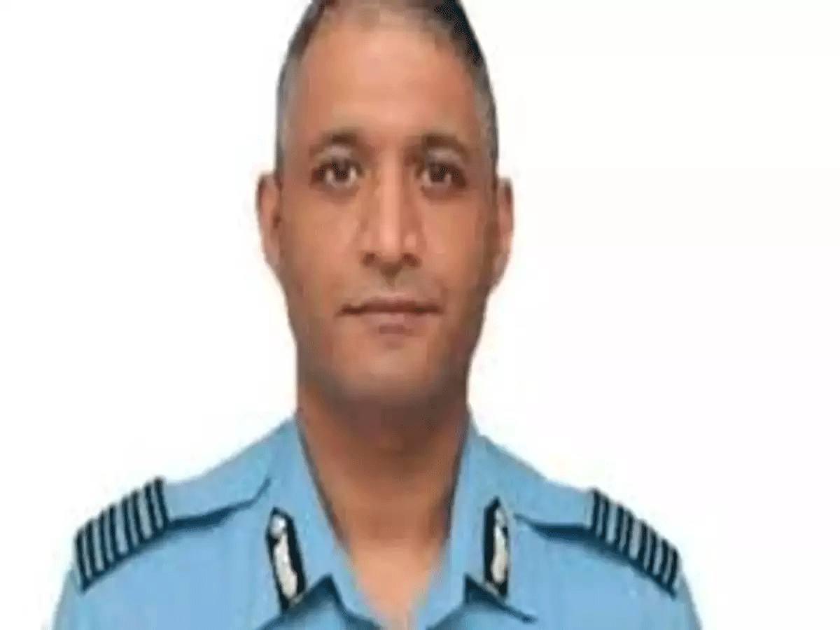 भारत ब्रेकिंग न्यूज़ : हेलिकॉप्टर हादसे में घायल हुए ग्रुप कैप्टन वरुण सिंह भी जिंदगी से आज जंग हार गए , बेंगलुरु में चल रहा था इलाज