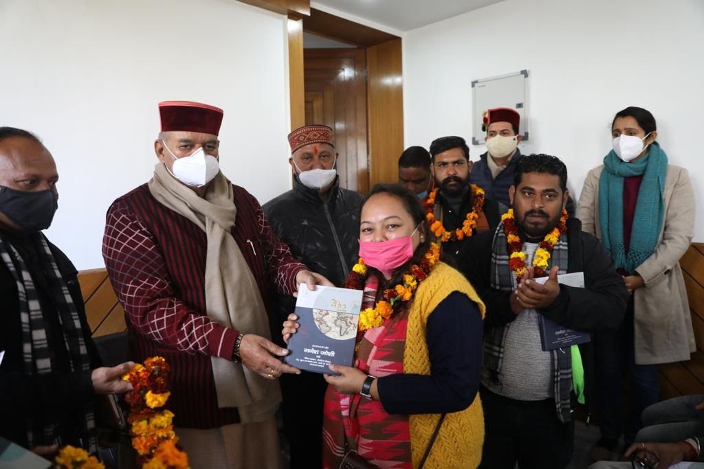 उत्‍तराखंड ब्रेकिंग न्यूज़ : कैबिनेट मंत्री गणेश जोशी ने बैठक कर सोशल मीडिया को प्रभावी करने की कही बात