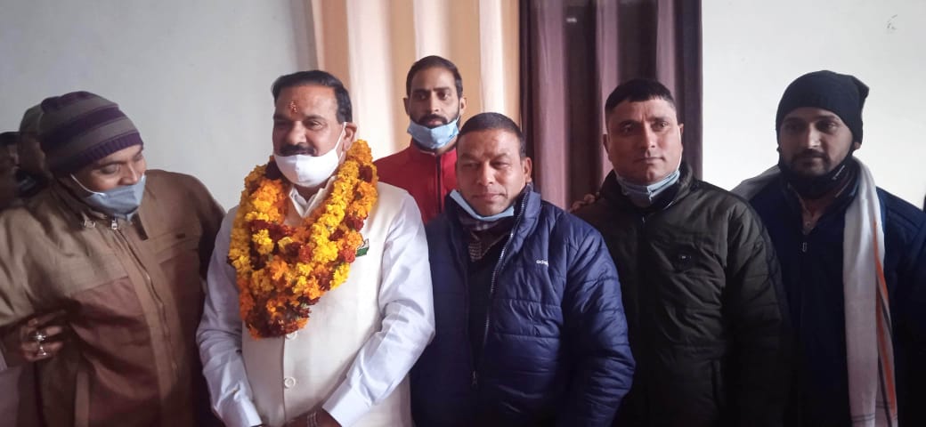 उत्‍तराखंड ब्रेकिंग न्यूज़ : प्रतापनगर से कांग्रेस प्रत्याशी विक्रम सिंह नेगी ने दाखिल किया नामांकन