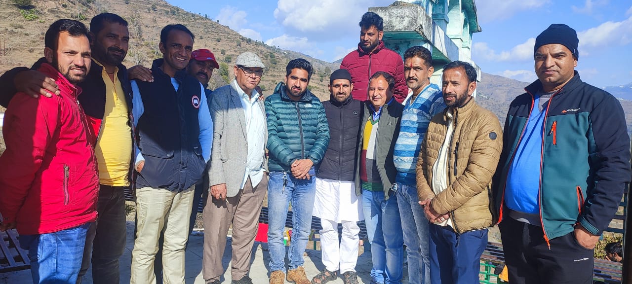 उत्‍तराखंड न्यूज़ धनोल्टी : नैनबाग में जनसंपर्क कर भाजपा प्रत्याशी प्रीतम ने मांगे वोट