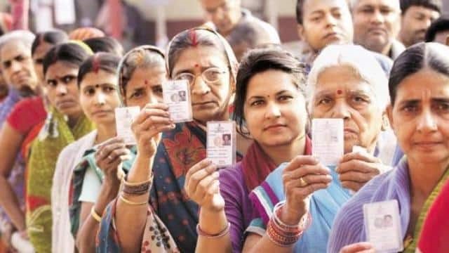 उत्तराखंड चुनाव 2022: पहाड़ी इलाकों में महिलाओं ने मतदान करने में मारी बाजी , एसडीसी फाउंडेशन की रिपोर्ट में ये हुआ खुलासा