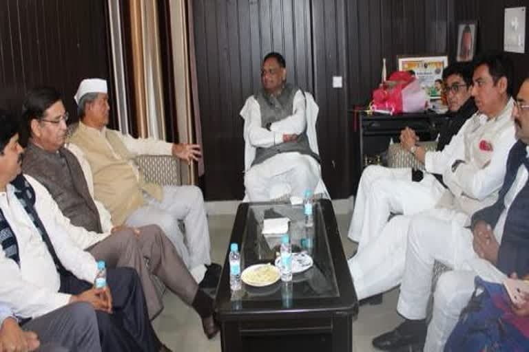 उत्‍तराखंड न्यूज़ : कांग्रेस स्क्रीनिंग कमेटी ने सीईसी को भेजी प्रत्याशियों की सूची, हरक पर फैसला अभी बाकी