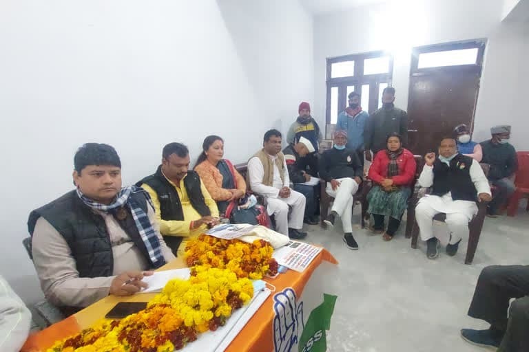 उत्‍तराखंड न्यूज़ : कार्यकर्ताओं की टटोली कांग्रेस-भाजपा पर्यवेक्षकों ने नब्ज, दावेदारों का होगा ऐलान जल्द