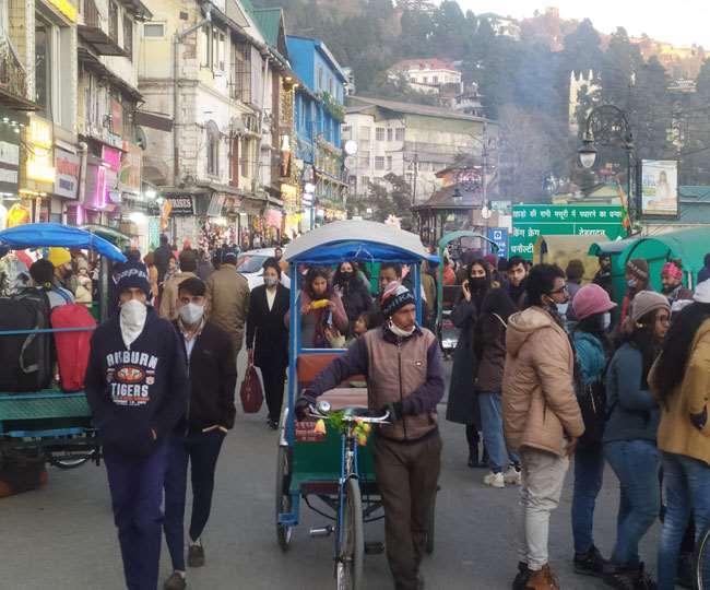 उत्‍तराखंड न्यूज़ : जश्न में डूबी पहाड़ियों की रानी मसूरी, रात 11 बजे तक गुलजार, ऐसे हुआ नए साल का स्वागत
