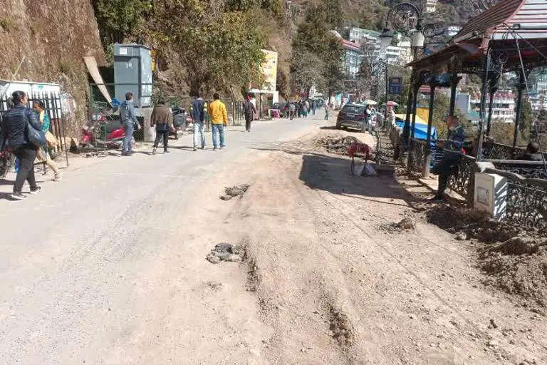 उत्‍तराखंड न्यूज़ मसूरी : पेयजल योजना के काम पर मसूरी में उठ रहे सवाल, जांच की मांग तेज