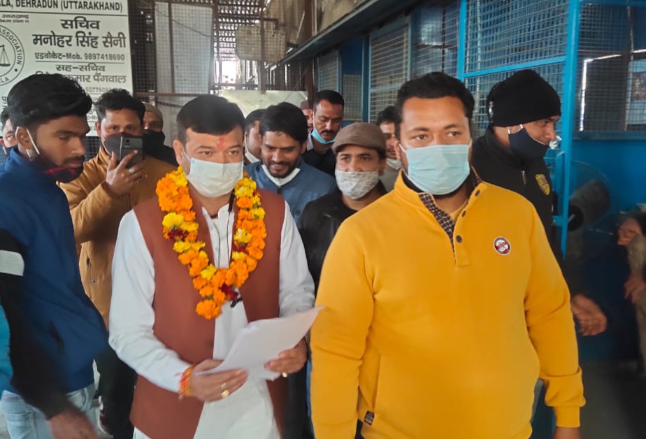 उत्तराखंड प्रदेश भाजपा कार्यकारिणी सदस्य सौरव थपलियाल ने सोशल मीडिया के माध्यम से बताया नामांकन वापस लेने को कैसे तैयार हुए