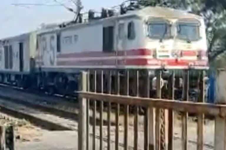 उत्‍तराखंड न्यूज़ : 120 किमी प्रति घंटे की रफ्तार से हरिद्वार-लक्सर के बीच दौड़ी ट्रेन , स्पीड ट्रायल हुआ सफल