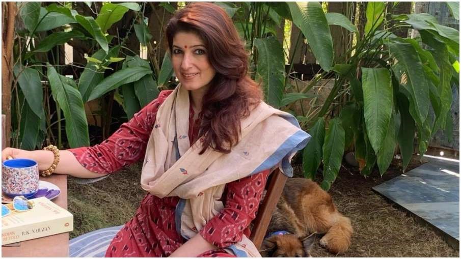 बॉलीवुड न्यूज़ : ट्विंकल खन्ना ने जब गाना गाते हुए वीडियो अपलोड किया तो यूजर्स बोले- प्लीज चुप हो जाओ
