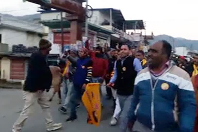 उत्‍तराखंड धनोल्टी ब्रेकिंग न्यूज़ : निर्दलीय प्रत्याशी पूर्व विधायक महावीर सिह रांगड़ ने धनोल्टी में किया रोड शो