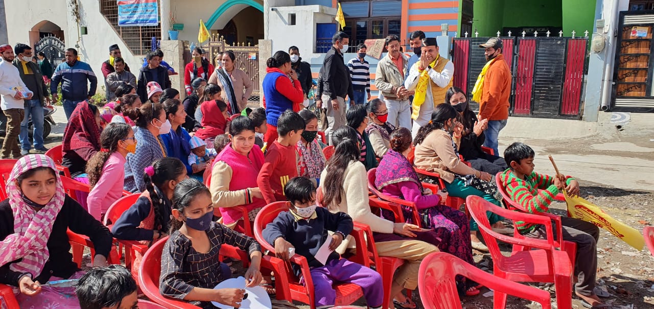 उत्‍तराखंड न्यूज़ : निर्दलीय प्रत्याशी बीर सिंह पंवार ने दिखाई अपनी ताकत , डरे बीजेपी और कॉग्रेस के कार्यकर्ता