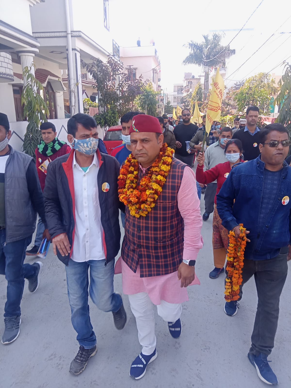 उत्‍तराखंड ब्रेकिंग न्यूज़ : निर्दलीय प्रत्याशी बीर सिंह पंवार ने आज घर घर जाकर अपने पक्ष में मतदान करने की अपील की