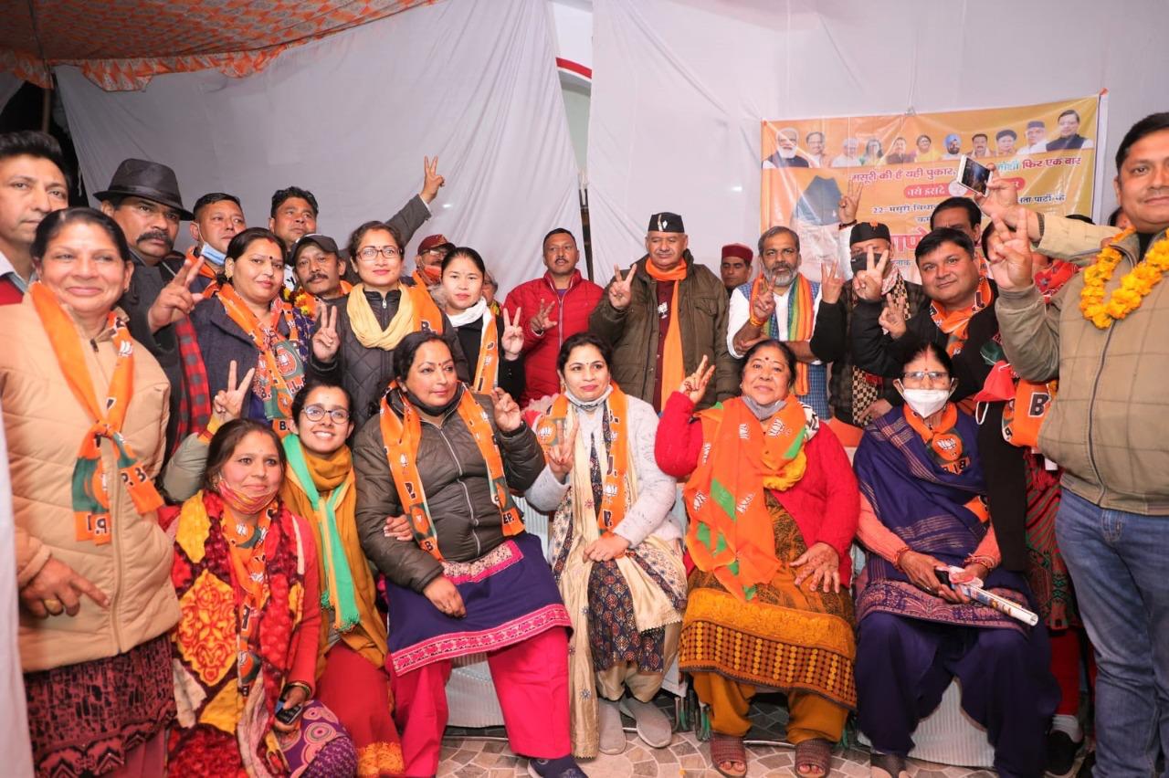 उत्‍तराखंड मसूरी न्यूज़ : गणेश जोशी के समर्थन में कांग्रेसियों ने थामा भाजपा का दामन