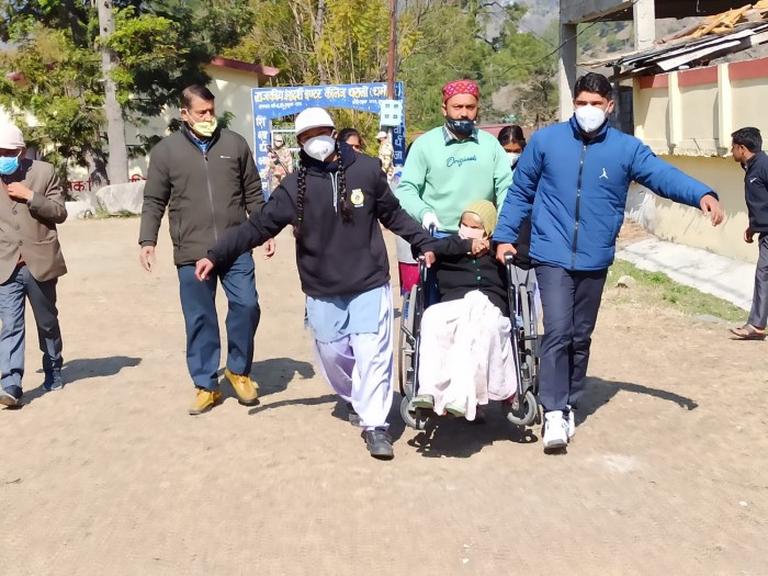 थराली उत्‍तराखंड न्यूज़ : आयोग की सुविधा बुजुर्ग, विकलांगों को नहीं मिल पाई