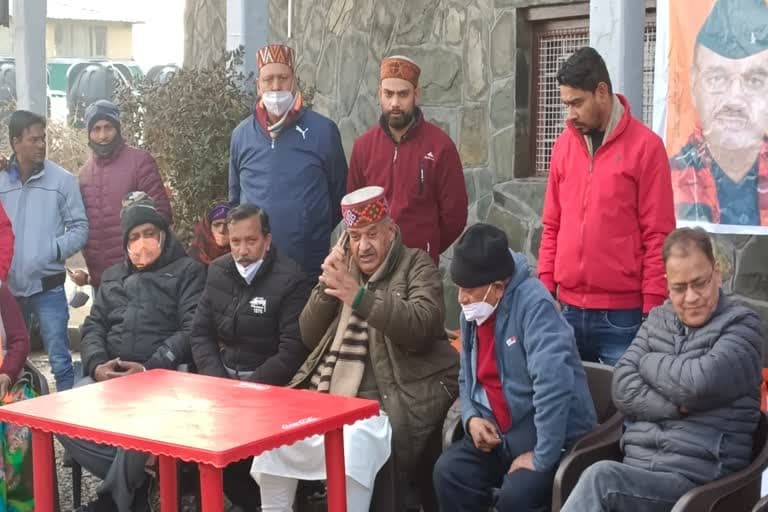 उत्‍तराखंड मसूरी न्यूज़ : हरीश रावत पर गणेश जोशी का तंज, कहा- उत्तराखंड में एक महिला का टिकट काट कर हरीश रावत को दे दिया गया