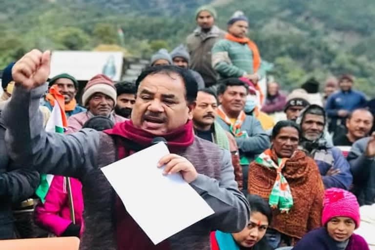 उत्‍तराखंड न्यूज़ : दबंग नेता के तौर पर अपनी पहचान बना चुके हरक सिंह रावत इस बार विधानसभा चुनाव नहीं लड़ रहे हैं , कांग्रेस के गाइड बोर्ड में शामिल
