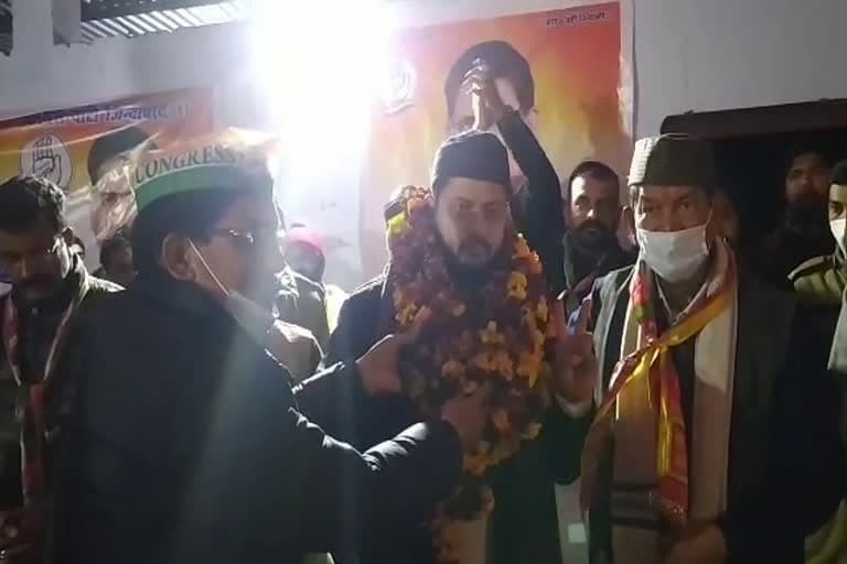 उत्‍तराखंड न्यूज़ : कांग्रेस में शामिल कोटाबाग प्रखंड प्रमुख रवि कन्याल, हरीश रावत ने बताया ध्वजवाहक
