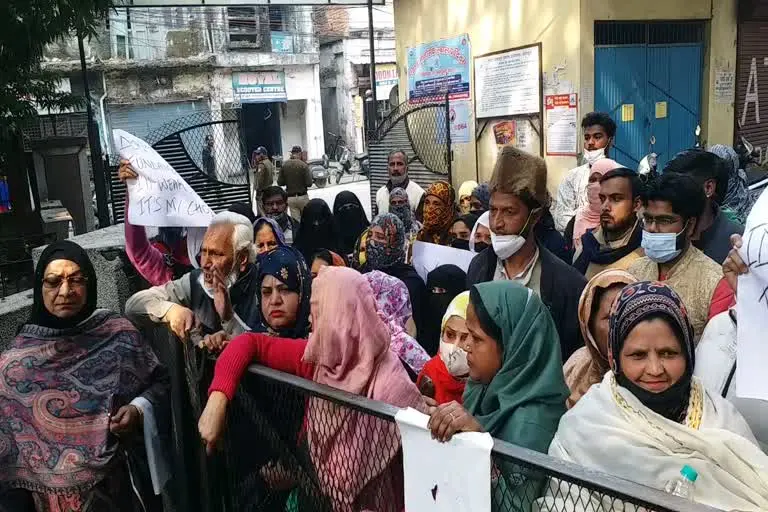 उत्‍तराखंड ब्रेकिंग न्यूज़ : हिजाब की आग देवभूमि पहुंची , मुस्लिम महिलाओं ने प्रदर्शन किया , राज्यपाल को सौंपा ज्ञापन