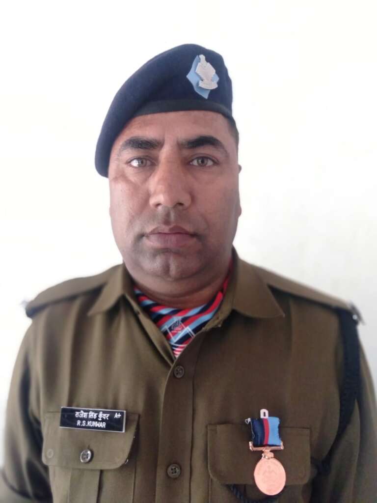 उत्‍तराखंड न्यूज़ : साहसिक कार्य के लिए सिपाही फैजान अली और राजेश कुंवर को प्रधानमंत्री जीवन रक्षा पुलिस पदक घोषित किया