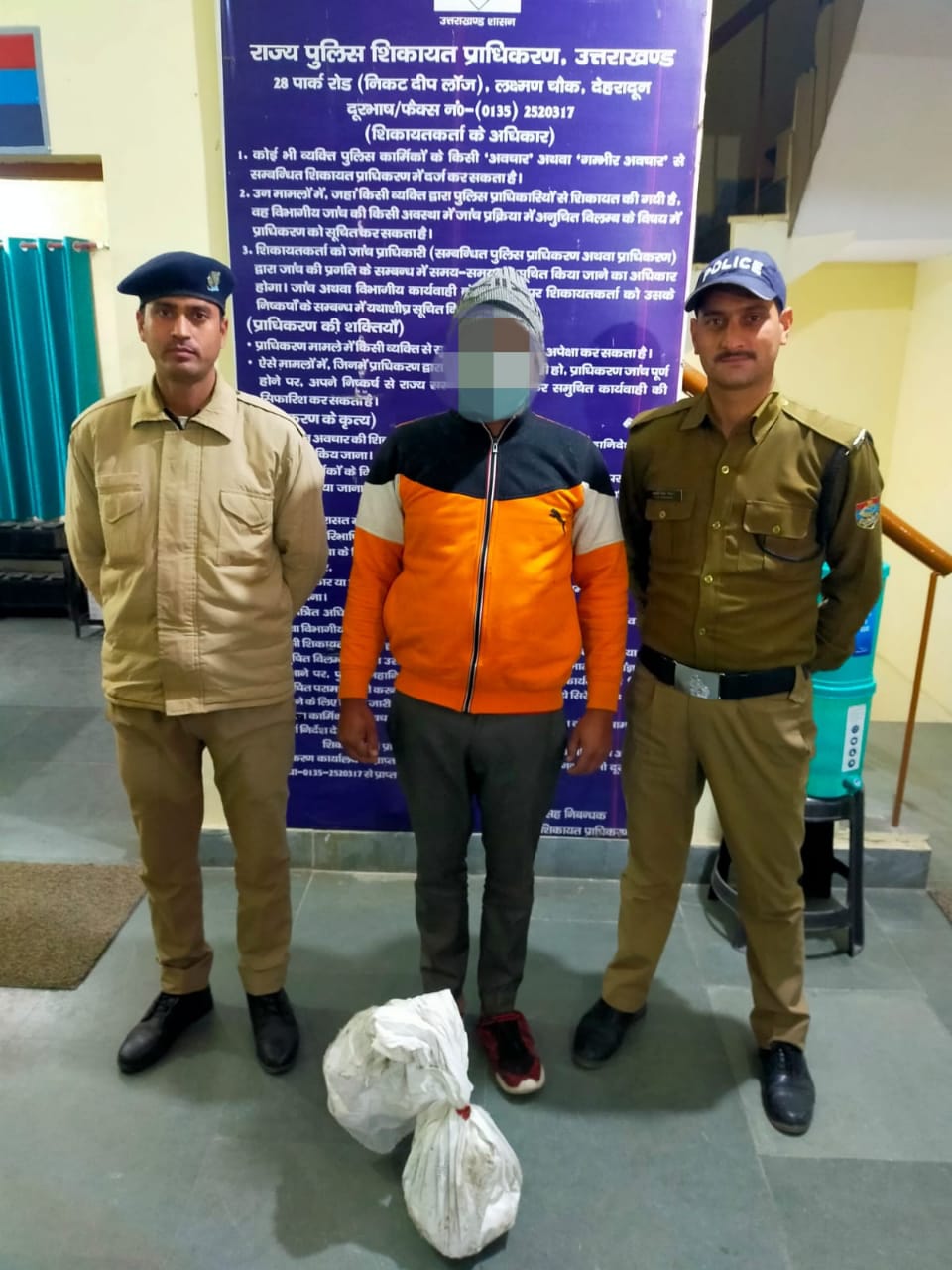 टिहरी उत्‍तराखंड न्यूज़ : चोरी में वांछित अभियुक्त को टिहरी पुलिस ने किया गिरफ्तार, चोरी का माल किया बरामद।