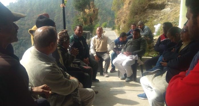 उत्‍तराखंड न्यूज़ : जखोली ब्लाक प्रमुख प्रदीप थपलियाल ने लुठियाग की तीन मृत महिलाओं के घर जाकर जताया दुख