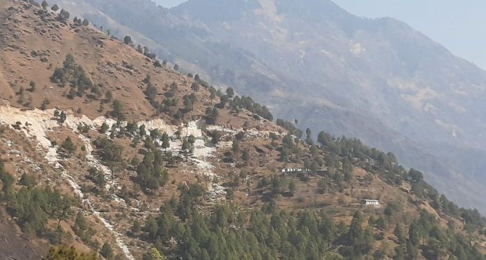 पिथौरागढ़ उत्‍तराखंड न्यूज़ : जाली अनापत्ति प्रमाण पत्र के आधार पर खड़िया खनन की लीज को स्वीकृत किया गया।