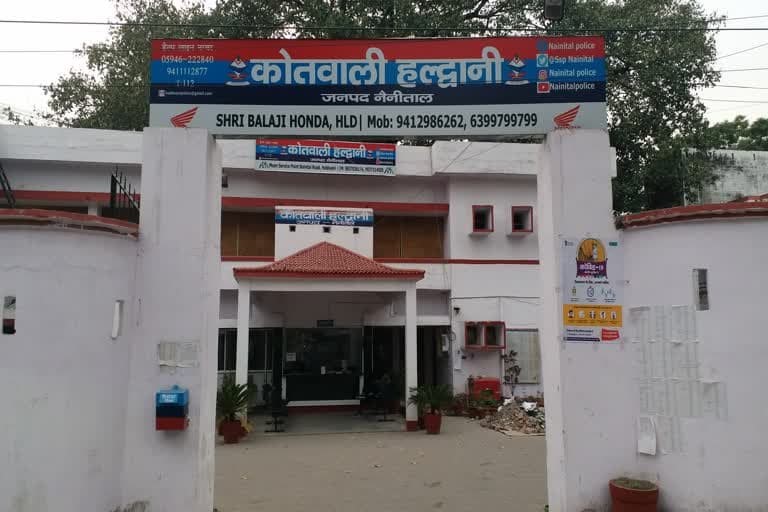उत्‍तराखंड न्यूज़ : हीरा नगर पुलिस चौकी के प्रभारी ललित पांडे ने शराब के नशे में साथी जवानों से बदसलूकी की
